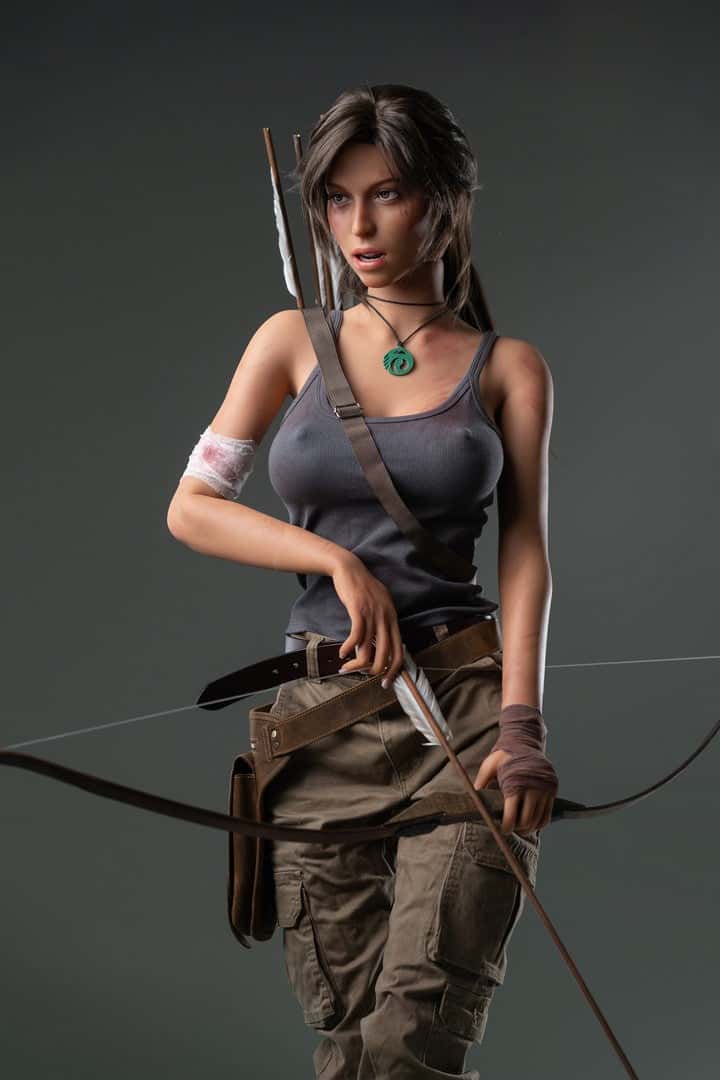 Test de la poupée sexuelle Lara Croft en silicone (166 cm, bonnet E) - Game Lady Doll avec tête ROS
