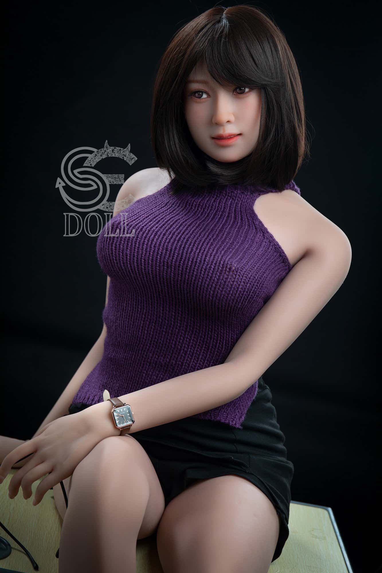 Test de SEDOLL Yutsuki : découvrez les fonctionnalités de la poupée sexuelle blanche SEDOLL avec fellation et rotation de la taille.