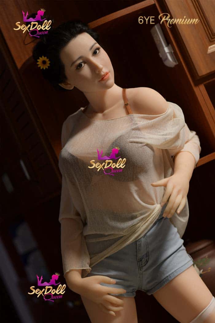Test de la poupée sexuelle asiatique 6YE Premium Ashly : découvrez ses caractéristiques