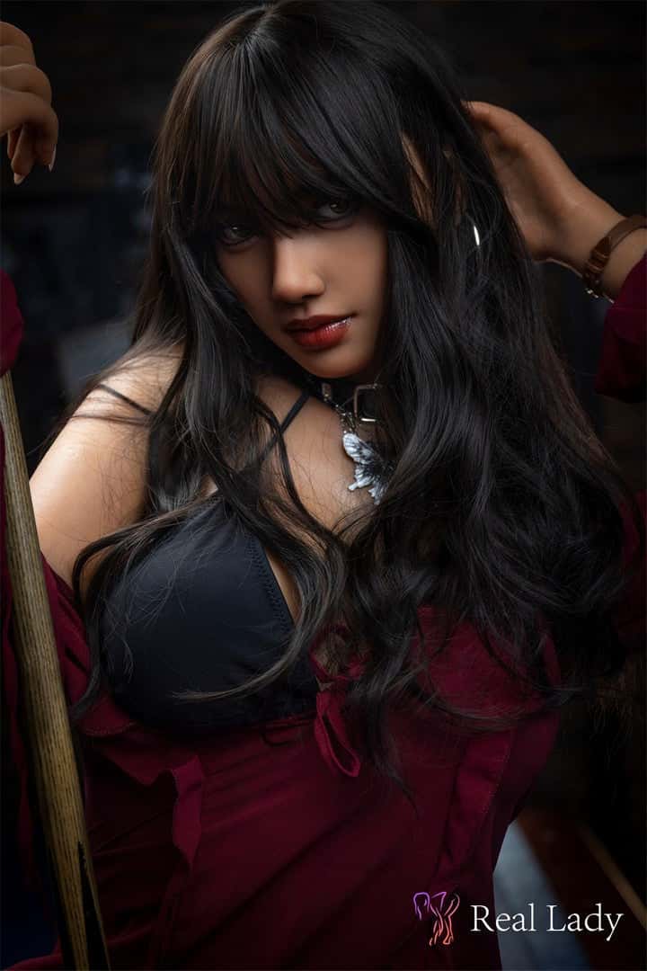 Test de la Real Lady Doll S30 : découvrez la poupée sexuelle en silicone premium de 170 cm avec bonnet D