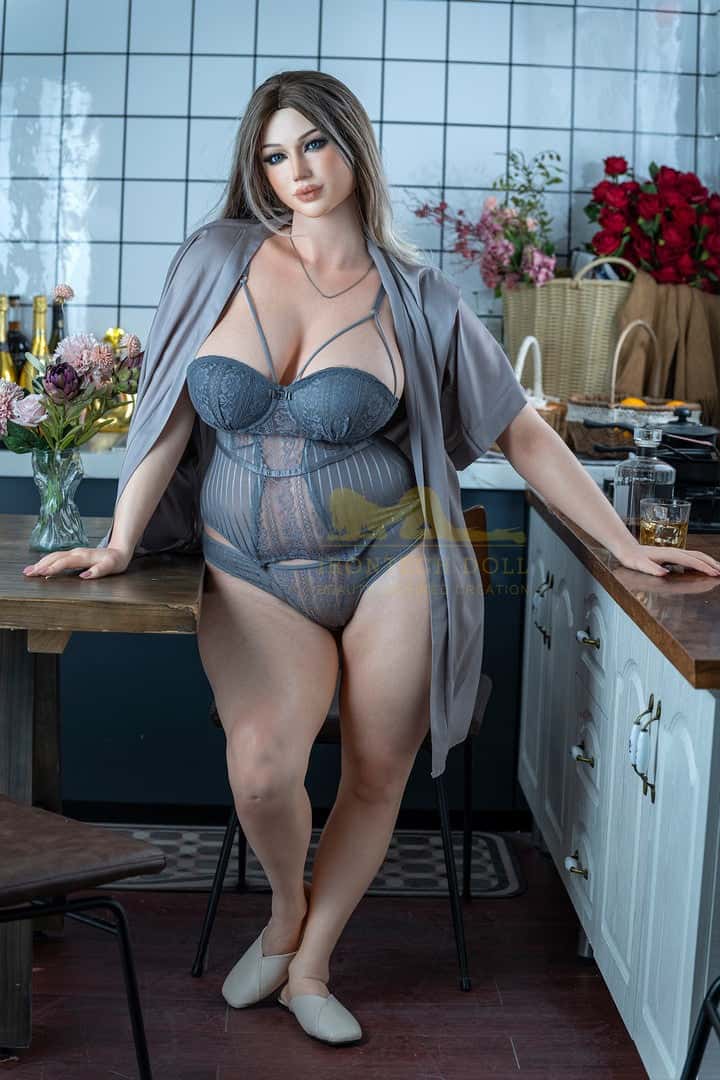 Test de la poupée Irontech S13 : découvrez les caractéristiques de cette poupée sexuelle en silicone de 162 cm (bonnet F).