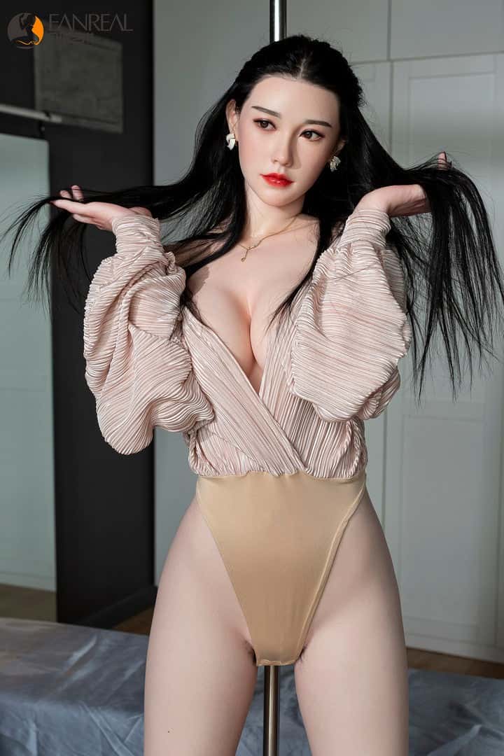 Fanreal Vivi Black Hair : un test complet de la poupée sexuelle de luxe en silicone de 173 cm (bonnet D)